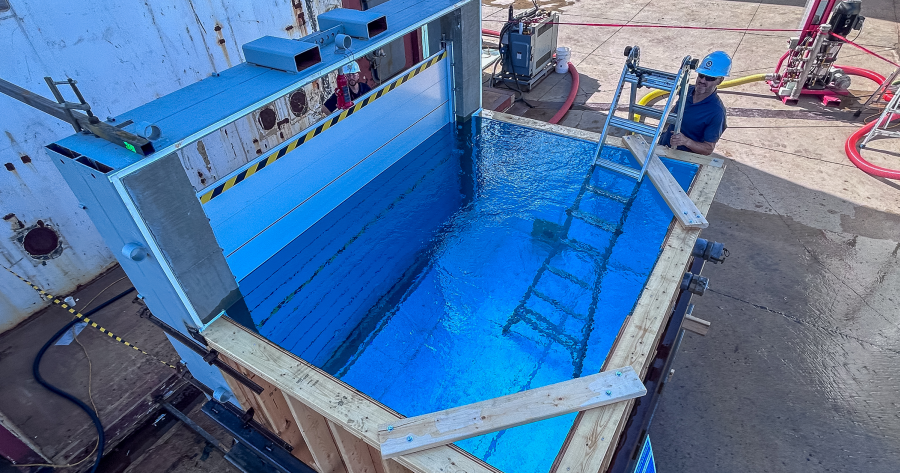 Essais à pleine échelle du système de barrières contre les inondations Aquaverter certifié par Underwriters Laboratories